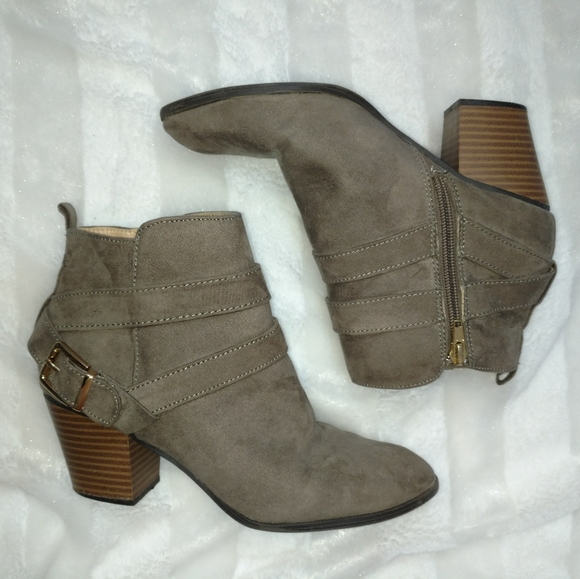 Express Shoes - Express booties Brown chunky heel size 7